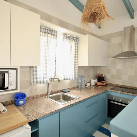 Almadrava Apartman *